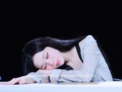 老肩巨滑～胸前的痣好迷人
