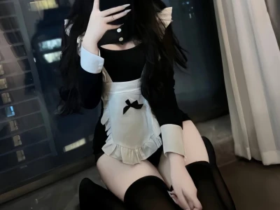 来摸摸我,看看是不是做你女朋友的料、