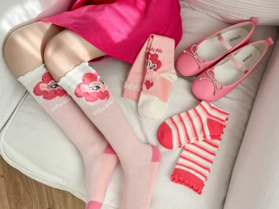 是女儿最爱的小马宝莉袜🩷