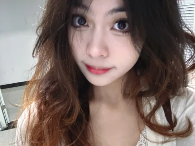 第一次听到美女这个词只是有点奇怪，那时候