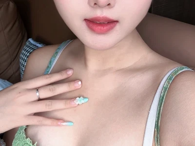 终于长成了小时候羡慕的大姐姐的模样