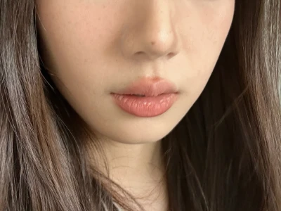 为什么我发素颜照更有流量 右滑看我全妆