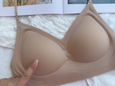 露背➕挂脖！粉底液大露背👙真的又辣又 sexy
