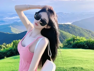 𝐖𝐞𝐂𝐡𝐚𝐭 | 好看的女头💐