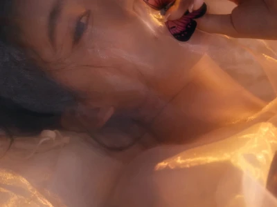 坠入蝴蝶梦境的少女🦋氛围感轻私房写真