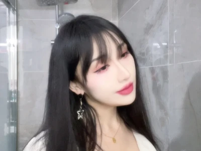 大家来看看：配不配做个颜值博主！看脸live