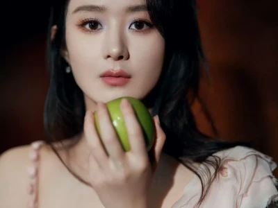 赵丽颖 依旧甜美