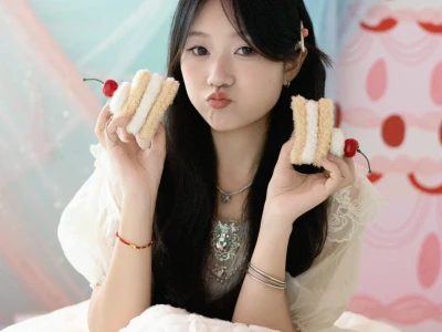 做甜食的甜妹🎀
