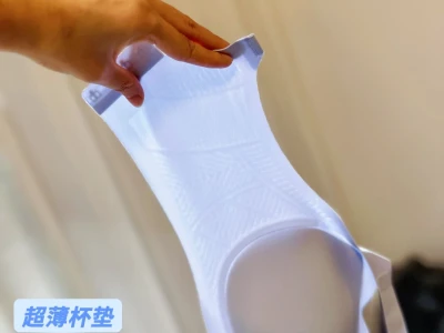 大胸女演员上镜显瘦的密码终于被我找到了