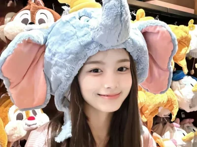 调皮甜美女生头像