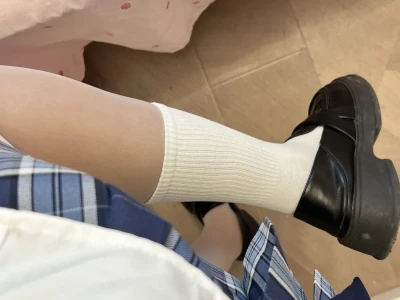 第一次穿jk长筒袜~2.2💰
