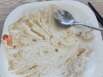 有600大卡吗 高食欲小女孩吃光 8分饱