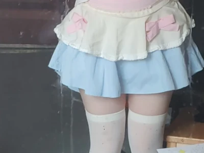 白色过膝袜最丑了
