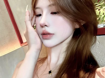 她的美不是模板，是她