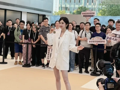 这么美还有人说她的脸不上镜。。。。