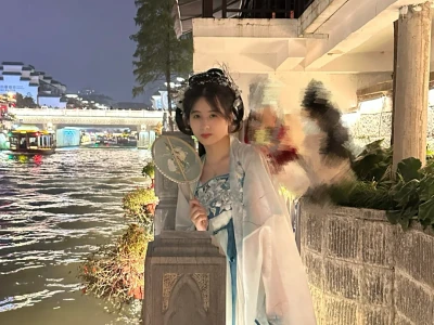 在秦淮河穿汉服拍照真的很出片!!