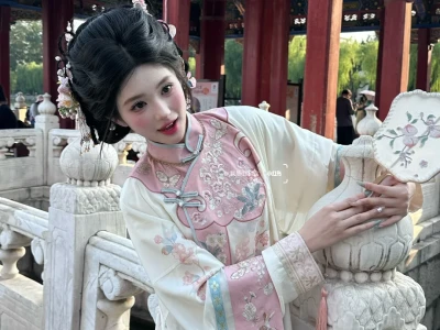 你在哪？我在古建筑里！清汉女系列