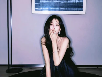 尽显妩媚之姿