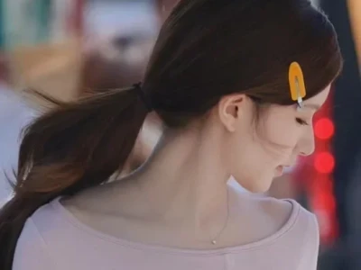 原来,她路人视角是这样的……