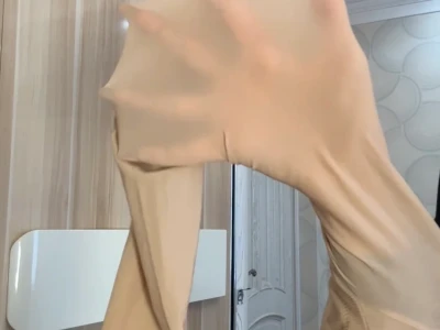 这条水光袜真想焊在腿上!