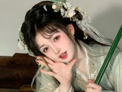 清冷感汉服妆造,美到心颤