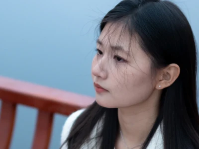 侧脸