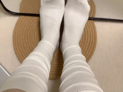 和闺蜜一起穿长筒小腿袜 还怪好穿！