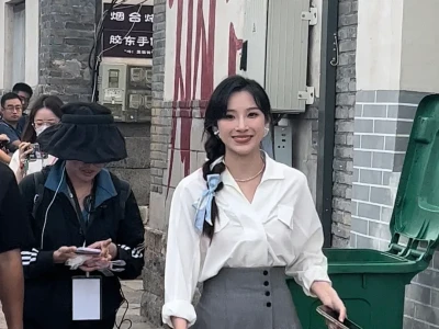 马凡舒本人长这样。。。