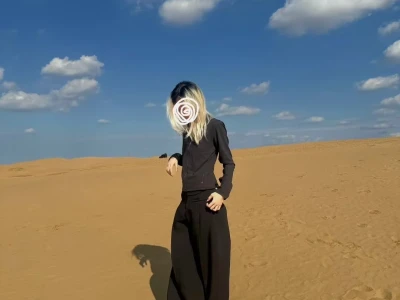这个神秘女人的背影好迷人