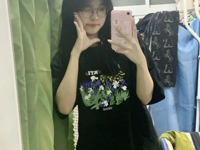 长圆脸丨舍友说我长了张素颜也很上镜的脸