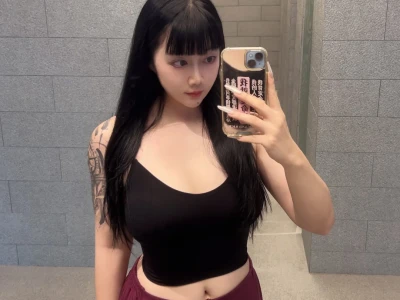 我爱练臀，我爱练腿，我爱练胸，我爱练背