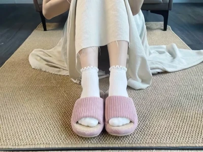 还是喜欢宅在家呀 好舒服 吼吼吼吼