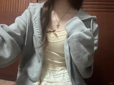 我那喝酒第一名的反差感甜美穿搭!小胸显大