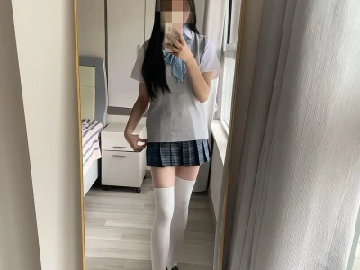 再不叫麻麻就把袜子塞你嘴里