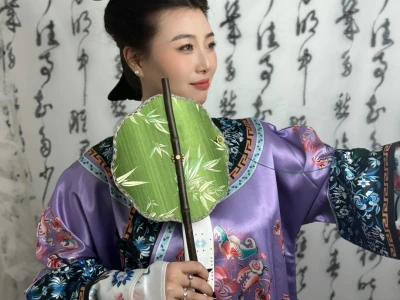 笑死，每张图p的都不一样，脸忽大忽小