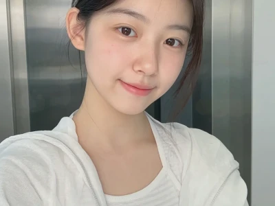 我也来装个可爱吧