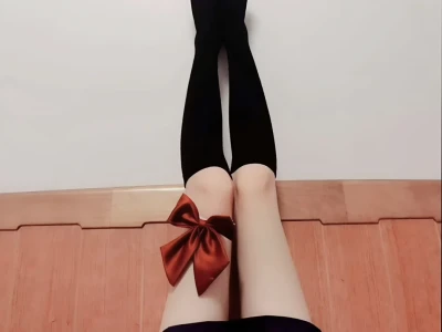 哇！这条过膝袜也太好看了吧！