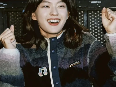 文淇，明媚热烈且温柔的野性少女美…