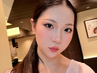 清纯妩媚感肉肉女生tips