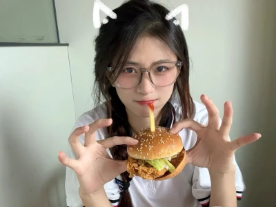 🥐˃̵ ֊ ˂̵🍤心诚则零卡路里