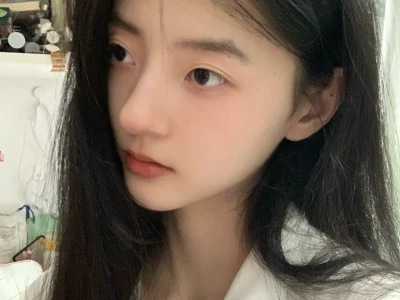 19岁女大勇闯面部吸脂