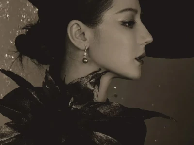 热巴的美貌折服了我