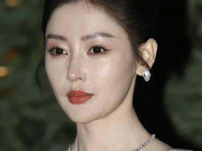 一个疑惑:怎么化出这么牛的底妆??