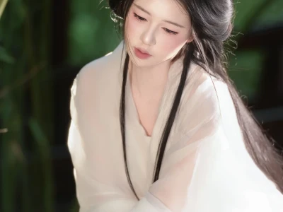 “竹林深处有清风，竹林深处有我”