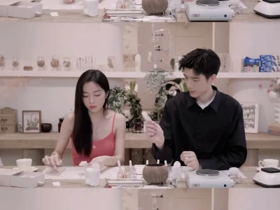 青雅这里好有女人味 又甜又媚 以前是山茶花