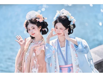 约上闺蜜拍组宋制汉服写真😘出片率💯