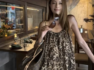 迷人豹子女士