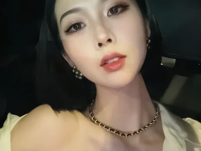 不敢发朋友圈，会被爸妈打的照片