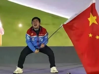 战新研报 | 张雪机车夺冠背后:硬科技驱动高端装备产业重塑