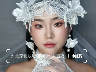 素颜妆的反差直接拉满~